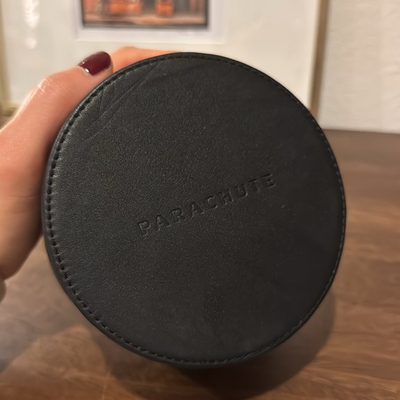 PARACHUTE EUC Black Leather Round Cord Keeper Case Box - Picture 4 of 6